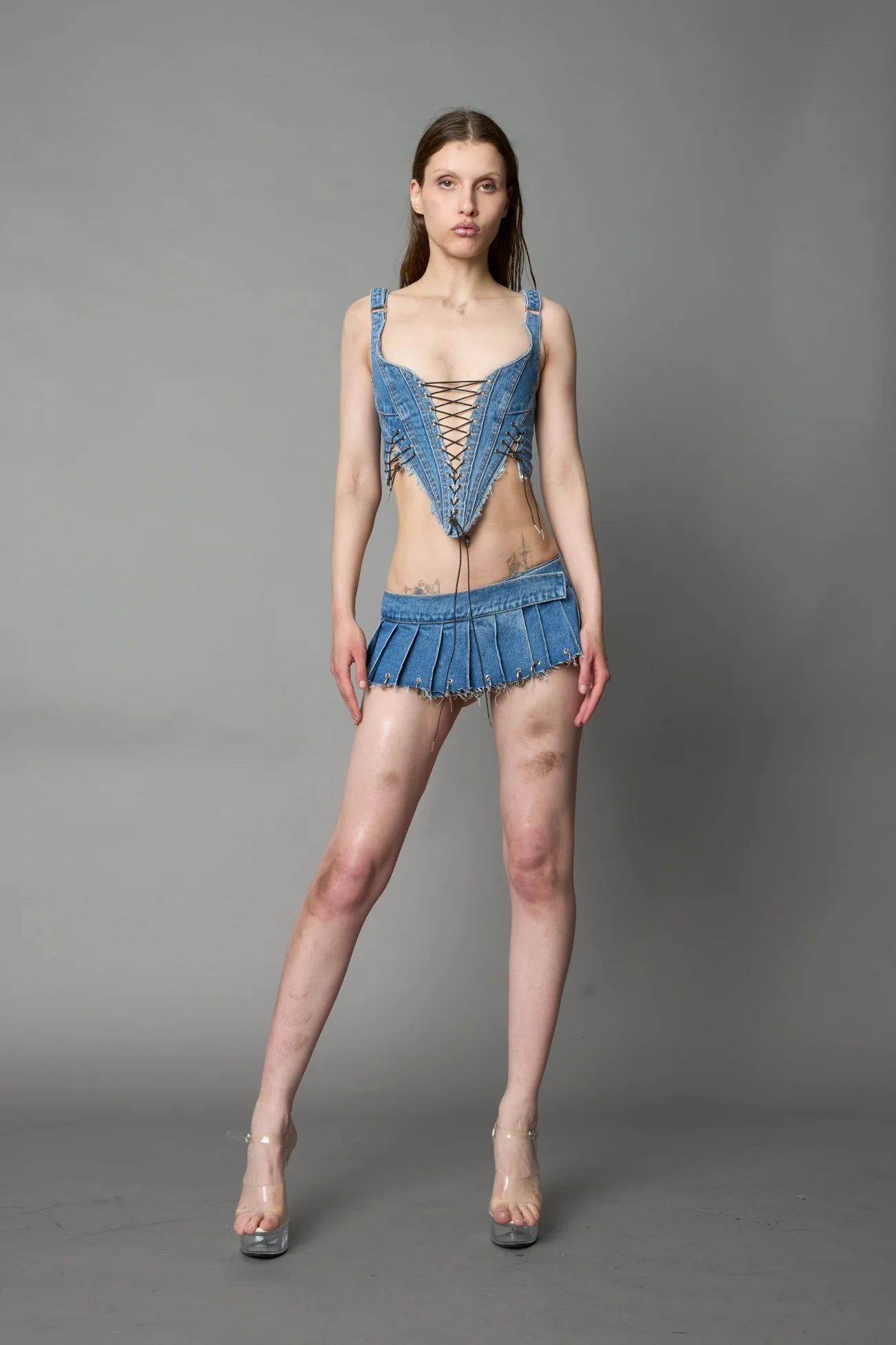 Denim Pleated Mini Skirt With Rings - Image 11